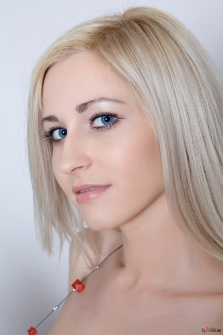 Сексуальная модель Джанель в летом