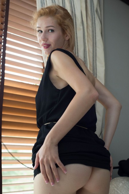 Элегантная бизнес-леди Марианна Меркулова