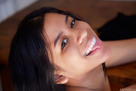 Молодая модель Карин Торрес: чувственная эротика