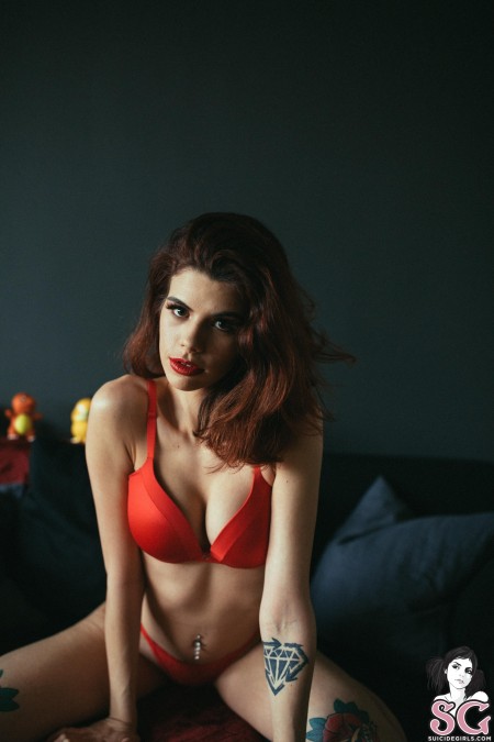 Комфорт и чувственность: эротический фотосет