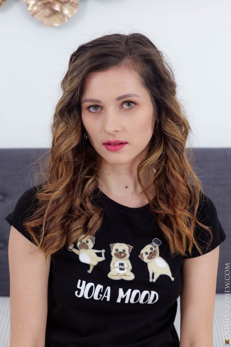 Веселая Josie A. в сексуальной фотосессии