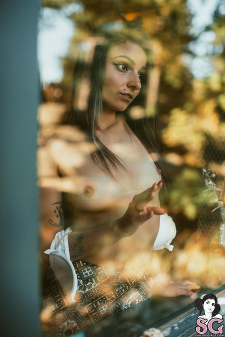 Катрина: Спортивная Модель с Татуировками