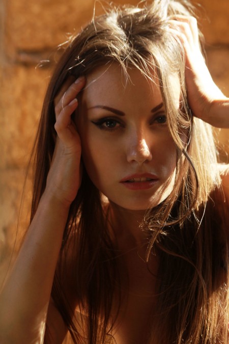 Соблазнительная модель Zizi А обнаженная