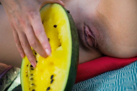 Летнее наслаждение в природе с Джульеттой