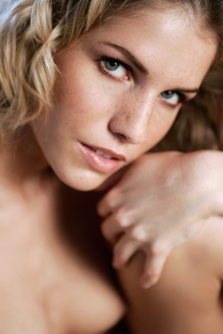 Элегантная Ивета: Секс-символ в Джинсе