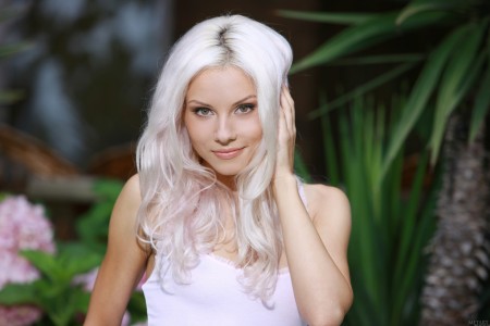 Сексуальная Аделия: Красота Лета На Природе