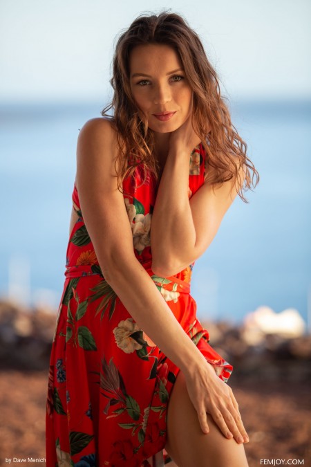 Летнее обольщение: Янэт в природе