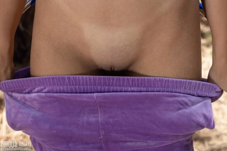 Счастливая атлетка на природе