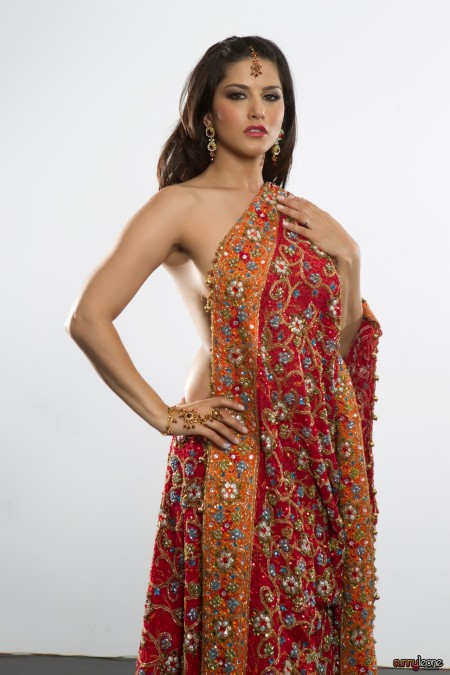 Элегантность и гламур: Sunny Leone