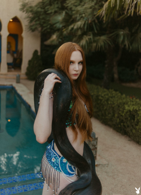 Сенсуальность: Джессика на природе