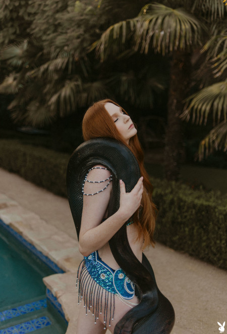 Сенсуальность: Джессика на природе