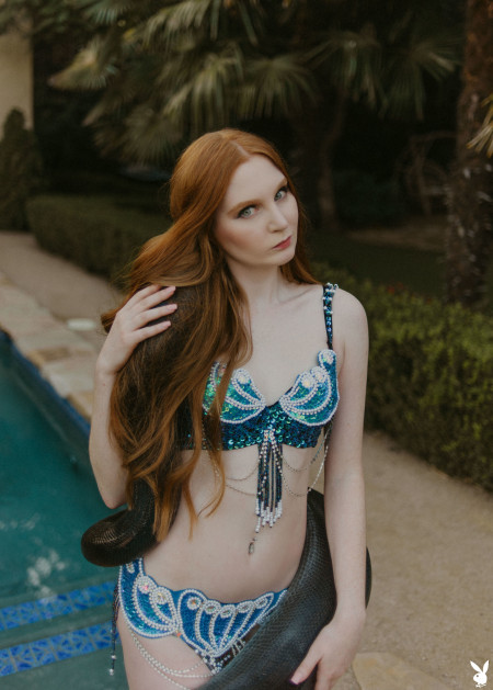 Сенсуальность: Джессика на природе