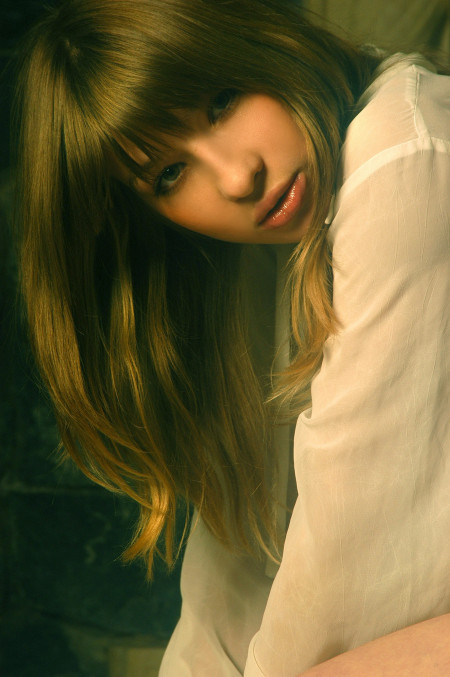 Изысканная элегантность: голая Аня в ванной