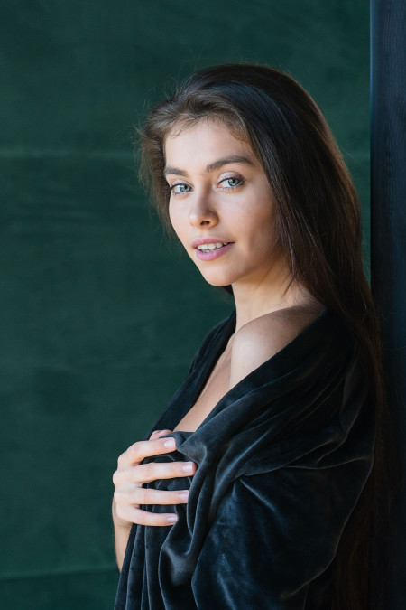 Элегантная Фокси Алиса в стиле гламур