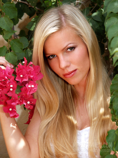 Элегантная Маркета: Летняя Гламурная Фотосессия