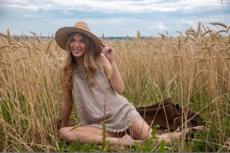 Счастливое летнее фото в природе