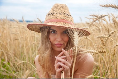 Счастливое летнее фото в природе